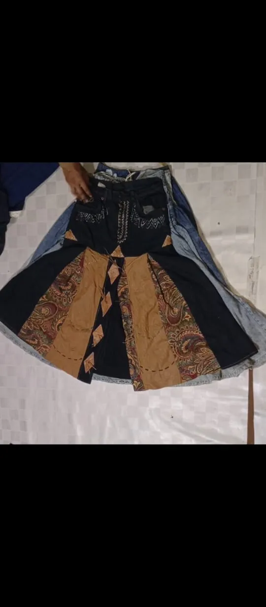 ID 119 UNBRANDED SKIRTS TOTAL 22 PIECES