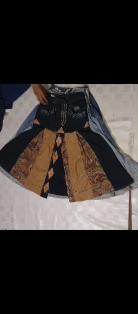 ID 119 UNBRANDED SKIRTS TOTAL 22 PIECES